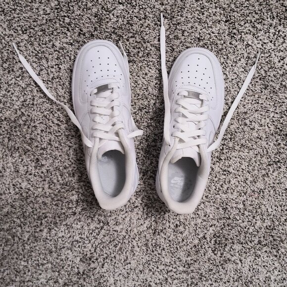 Nike Air Force 1 '07 LE Low Women's Size 7 - Picture 3 of 8